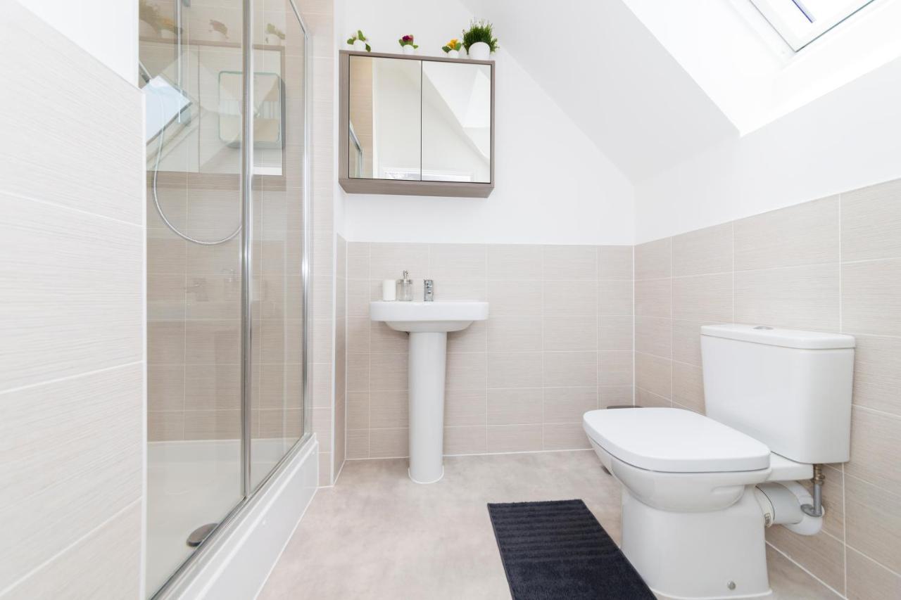 Greenfield Modern 3Br Home - Southcote Lane , Reading Buitenkant foto